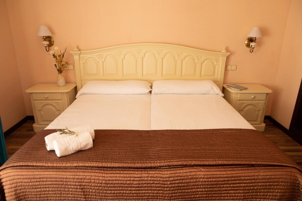 โรเจอร์ เด ฟลอร์ พาเลซ Hotel โยเรตเดมาร์ ภายนอก รูปภาพ