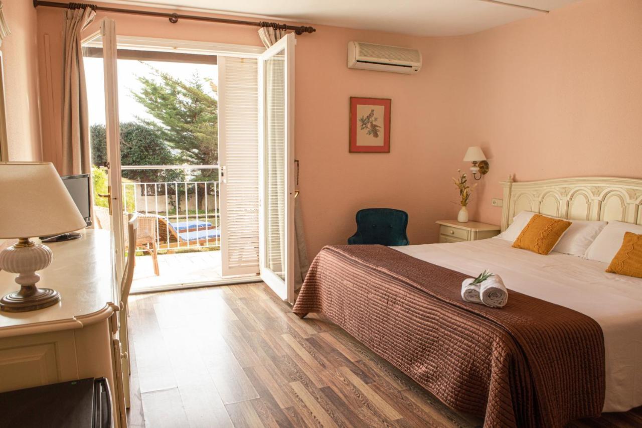 โรเจอร์ เด ฟลอร์ พาเลซ Hotel โยเรตเดมาร์ ภายนอก รูปภาพ