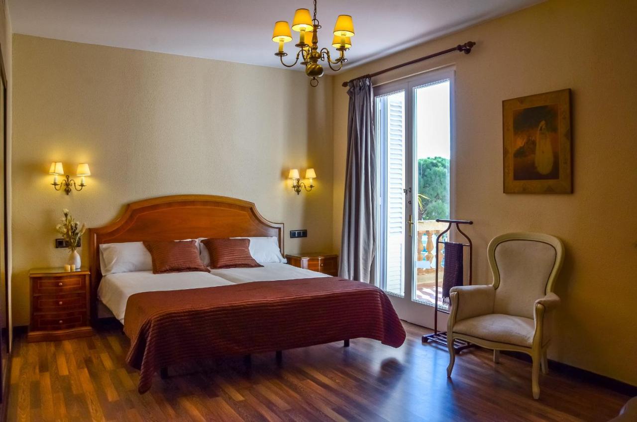 โรเจอร์ เด ฟลอร์ พาเลซ Hotel โยเรตเดมาร์ ภายนอก รูปภาพ