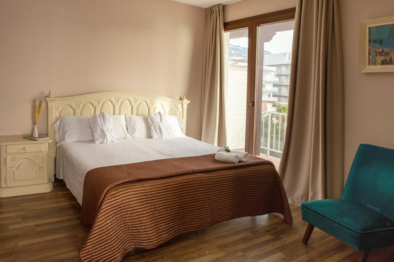 โรเจอร์ เด ฟลอร์ พาเลซ Hotel โยเรตเดมาร์ ภายนอก รูปภาพ